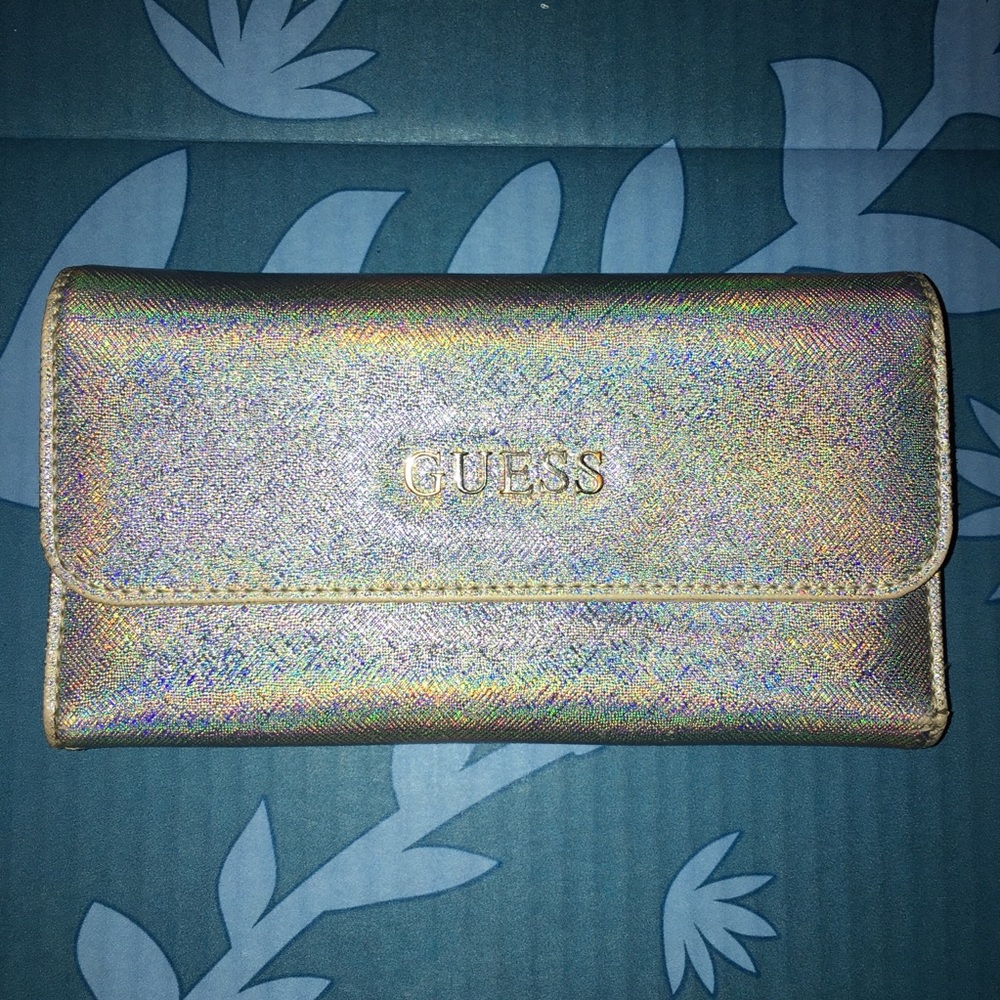 💿GUESS Silver Holographic Wallet 💿